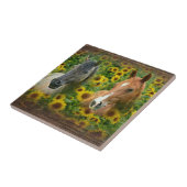 Schöne Pferde im Feld der Sonnenblumen Fliese (Seite)