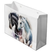 Schöne Pferde im Wasser Große Geschenktüte (Vorderseite Schrägansicht)