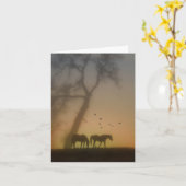 Schöne Pferde in der Nebelkarte Karte (Gelbe Blume)