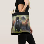 Schöne Pferde und rustikale Scheune Tasche (Von Nahem)