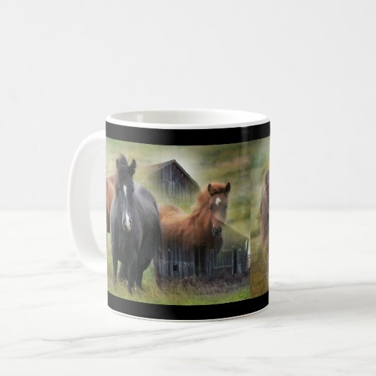 Schöne Pferde und rustikaler Stall Kaffeetasse (Vorderseite Links)