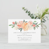 Schöne Pfirsichfarben Blumengeburt Party Einladung (Stehend Vorderseite)