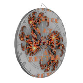 Schöne phantastische Feminine haben einen schönere Dartscheibe (Vorderseite Links)