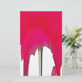 Schöne phantastische Rote Rose unter weißem Himmel Briefpapier (Stehend Vorderseite)