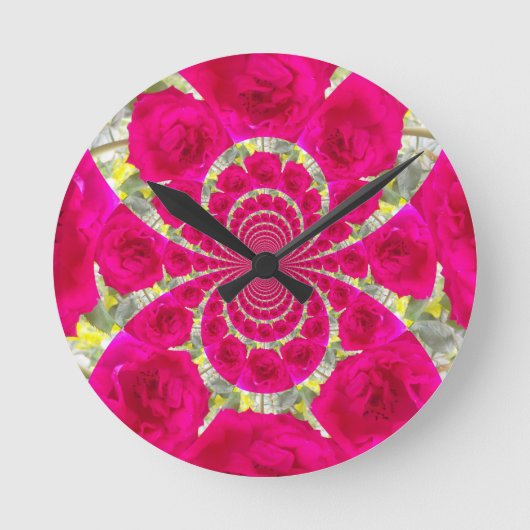 Schöne Phantastische Rote Rosen Kaleidoskop Muster Runde Wanduhr (Vorderseite)