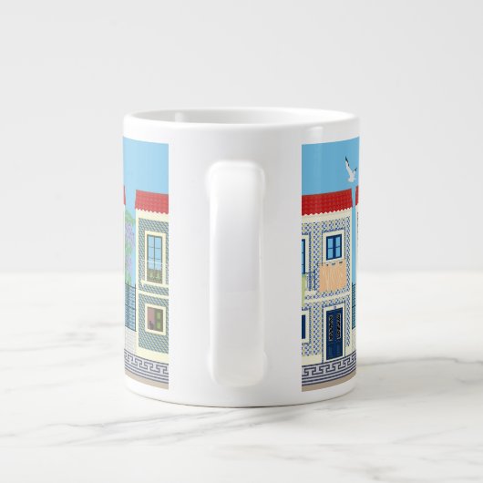 Schöne portugiesische Häuser mit Fliesen oder Azul Jumbo-Tasse (Rückseite)