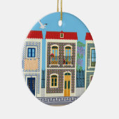 Schöne portugiesische Häuser mit Fliesen oder Azul Keramik Ornament (Rechts)
