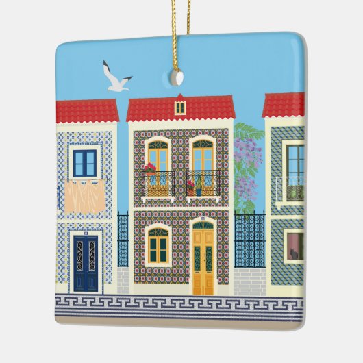 Schöne portugiesische Häuser mit Fliesen oder Azul Keramikornament (Links)