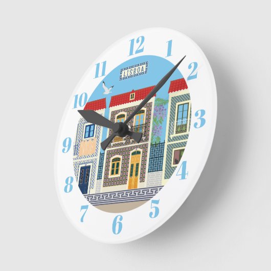 Schöne portugiesische Häuser mit Fliesen oder Azul Runde Wanduhr (Winkel)