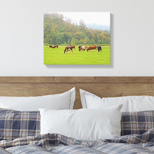 Schöne Ranch, Kühe & Grüne Weide, Landschaft Leinwanddruck (Insitu (Schlafzimmer))