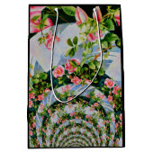 Schöne Retro-Rosa rote Rosen Aquarellblüte Mittlere Geschenktüte (Vorderseite)