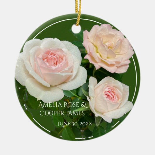Schöne romantische Rosen in weißem Rosa Keramik Ornament (Vorne)