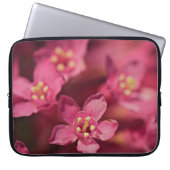 Schöne rosa Blume Laptopschutzhülle (Vorderseite)