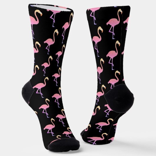 Schöne rosa Flamingos auf schwarzer Crew Socken (Gewinkelt)
