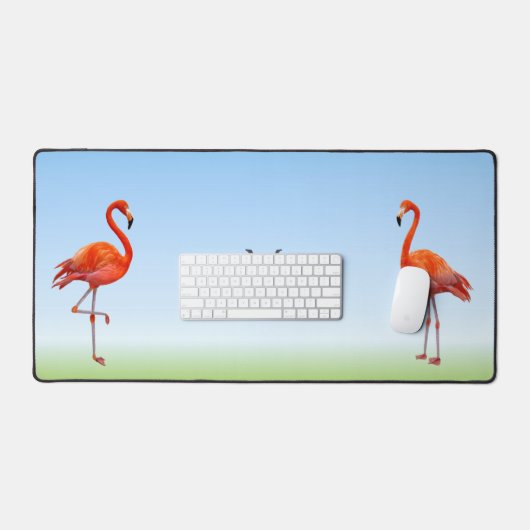 Schöne rosa Flamingos und Monogramm Schreibtischunterlage (Tastatur & Maus)