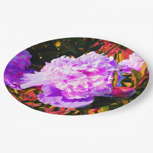 Schöne Rosa-Peonies-Runde Pappteller (Schrägansicht)