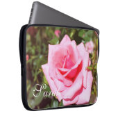 Schöne rosa Rosa Blume Laptop Gehäuse mit Namen. Laptopschutzhülle (Vorne Rechts)