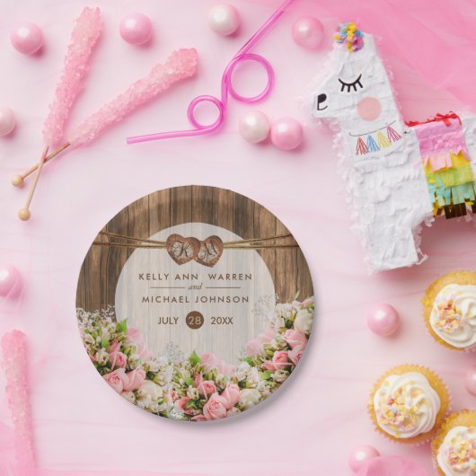 Schöne rosa Rosen auf Holz Pappteller (Party)