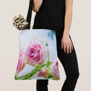 Schöne rosa Rosenblume im Garten Tasche