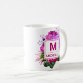 Schöne rosa und violette Blumenmonogramm Kaffeetasse (VorderseiteRechts)