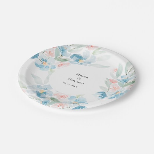 Schöne Rose mit Aquarellblau und Blumen Pappteller (Schrägansicht)