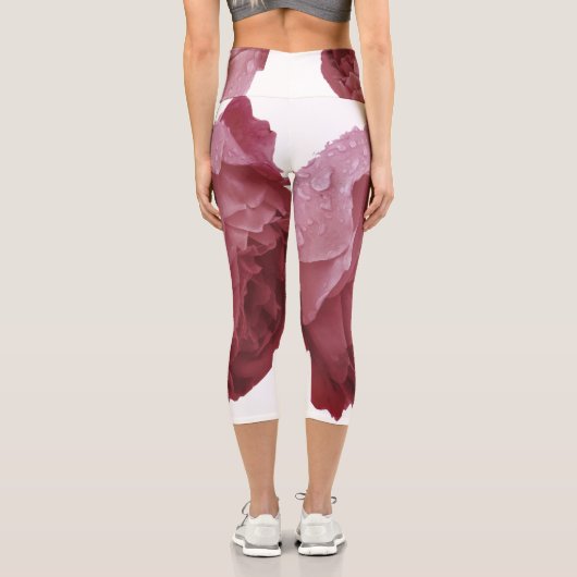 Schöne Rose mit großer Rosa und Regentropfen Capri Leggings (Rückseite)