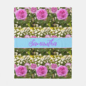 Schöne Rosen und Milchblumen Fleecedecke (Vorderseite)