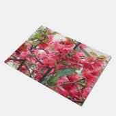 Schöne rote japanische Quitte Fußmatte (Schrägansicht)