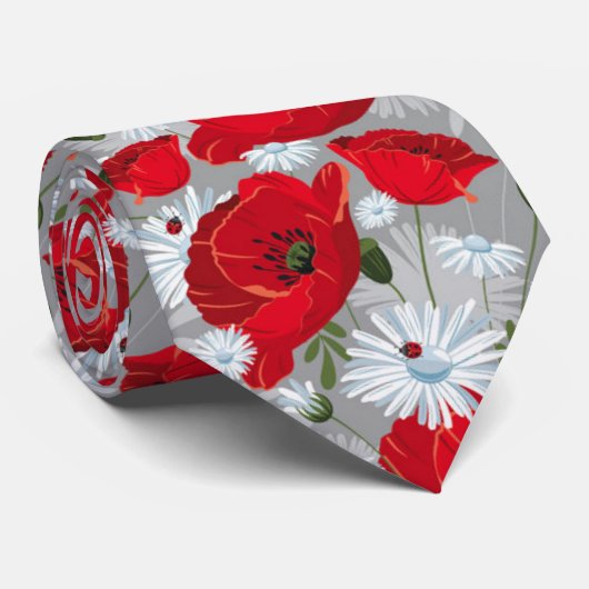Schöne rote Mohnblume, weiße Gänseblümchen und Mar Krawatte (Gerollt)