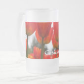 Schöne Rote Tulip-Blume. Mattglas Bierglas (Vorderseite Links)