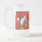 Schöne Rote Tulip-Blume. Mattglas Bierglas (Links)