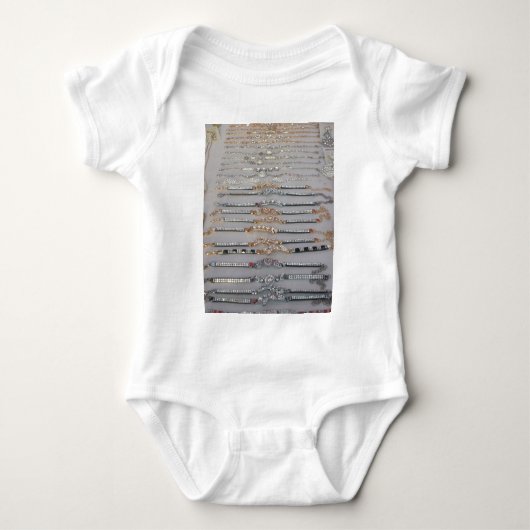 Schöne Sammlung von Diamind Jewels Herzdesign Baby Strampler (Vorderseite)