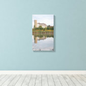 Schöne Scheune reflektiert im Teich Leinwanddruck (Insitu (Holzboden))