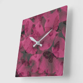 Schöne Schmetterlinge auf rosa Leaf-Muster Quadratische Wanduhr (Winkel)