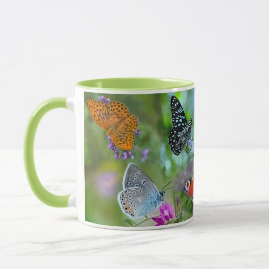 Schöne Schmetterlinge Wilde Blume Liebe mit Grün Tasse (Links)