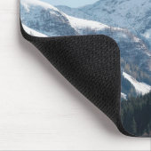 Schöne schneebedeckte Berge Mousepad (Ecke)