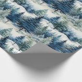 Schöne schneebedeckte Pinienwälder Weihnachten Geschenkpapier (Ecke)