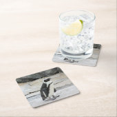 Schöne schwarz-weiße Pinguine auf den Felsen Rechteckiger Pappuntersetzer (Vor Ort)