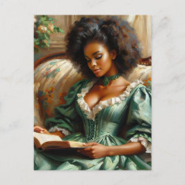 Schöne schwarze Frau lesen ein Buch im Inneren Postkarte