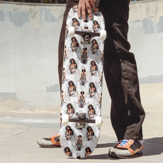 Schöne schwarze Mädchen-Engel-Musterdesign Skateboard