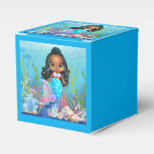 Schöne schwarze Meerjungfrau spielt im Meer Geschenkschachtel (Vorderseite)