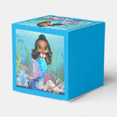 Schöne schwarze Meerjungfrau spielt im Meer Geschenkschachtel (Rückseite)