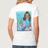 Schöne schwarze Meerjungfrau spielt im Meer T-Shirt (Rückseite)