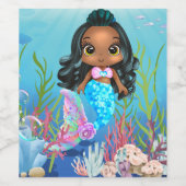 Schöne schwarze Meerjungfrau spielt im Meer Weinetikett (Einzelnes Label)