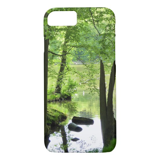 Schöne See- und Waldlandschaft Case-Mate iPhone Hülle (Rückseite)