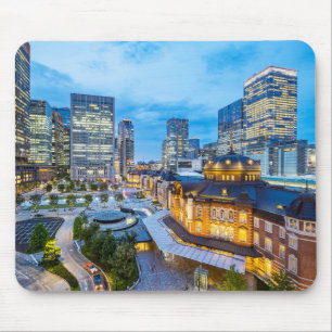 Schöne Skyline der Stadt Tokio am Bahnhof Mousepad
