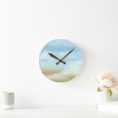 Schöne Skyscape mit flauschigen Wolken Runde Wanduhr (Zuhause)
