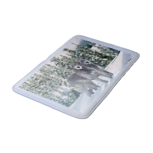 Schöne Snowy Irish Wolfhound Scene Badematte (Schrägansicht)