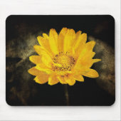 Schöne Sonnenblume mit dunkelbraunem Hintergrund Mousepad (Vorne)