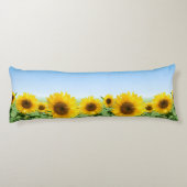 Schöne Sonnenblumen auf Sky Blue Body Pillow Seitenschläferkissen (Rückseite)